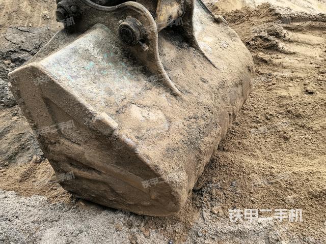 鏟斗45度(工作和回轉(zhuǎn)裝置) 鏟斗45度(工作和回轉(zhuǎn)裝置)