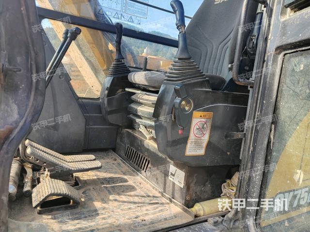 ?駕駛室正側(cè)（駕駛室部分）