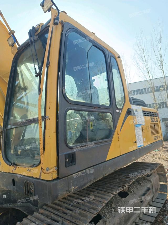 駕駛室左前45度（駕駛室部分）