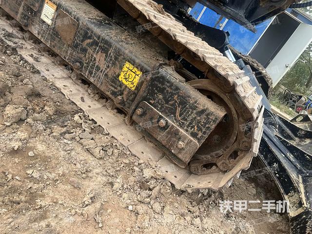 右驅(qū)動輪（行走機(jī)構(gòu)）