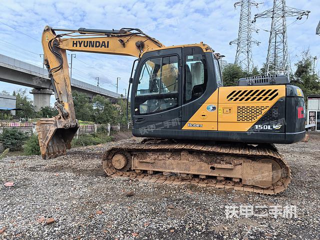 现代R150LVS挖掘机