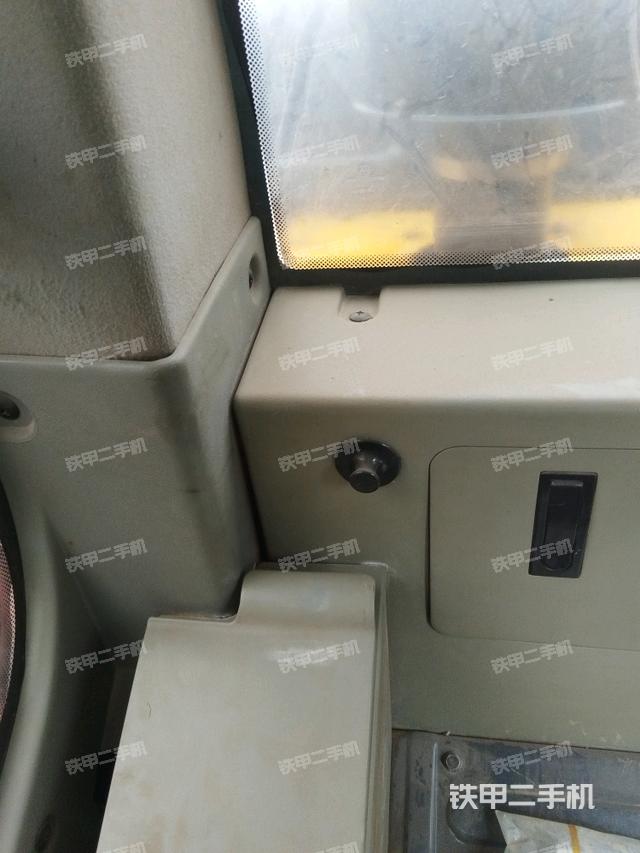 后窗玻璃角標(biāo)（駕駛室部分）