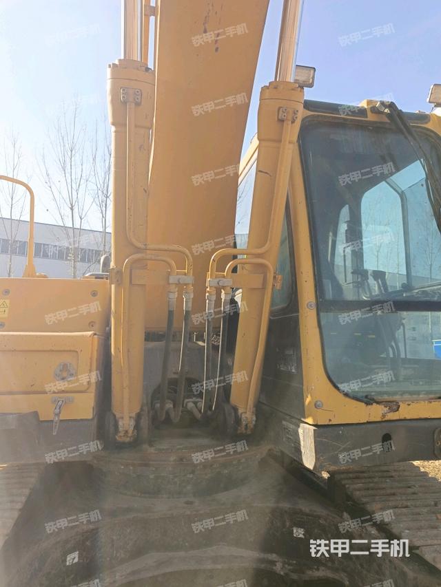 大臂油缸整體?豎拍（工作和回轉(zhuǎn)裝置）