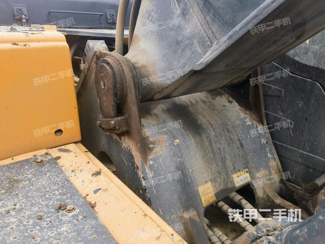 大臂根部?斜視(工作和回轉(zhuǎn)裝置) 大臂根部?斜視(工作和回轉(zhuǎn)裝置)