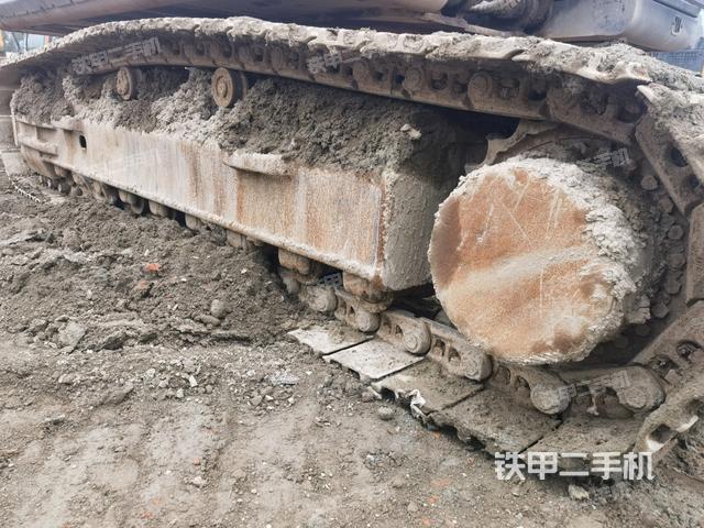 右側(cè)履帶整體(行走機(jī)構(gòu)) 右側(cè)履帶整體(行走機(jī)構(gòu))