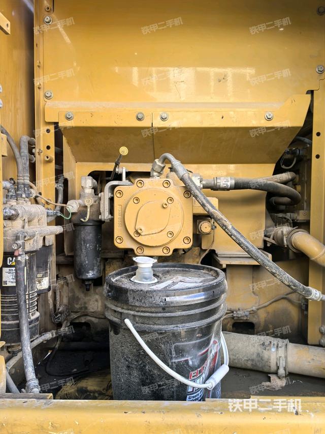 液壓泵艙室正面整體（整機(jī)外觀）