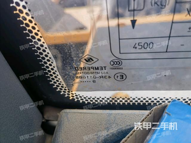 后窗玻璃角標(biāo)（駕駛室部分）