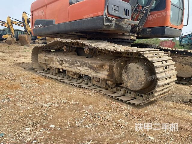 單側(cè)履帶整體（整機(jī)外觀）