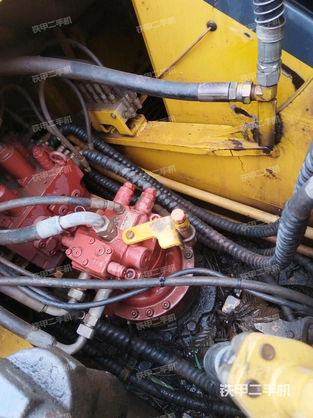 回轉(zhuǎn)馬達(dá)（上車部件）