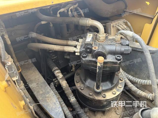 回轉(zhuǎn)馬達和主控閥（整機外觀）