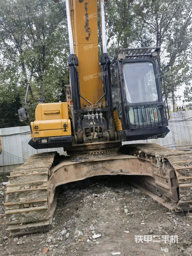 轉(zhuǎn)盤和下車架正前(工作和回轉(zhuǎn)裝置) 轉(zhuǎn)盤和下車架正前(工作和回轉(zhuǎn)裝置)