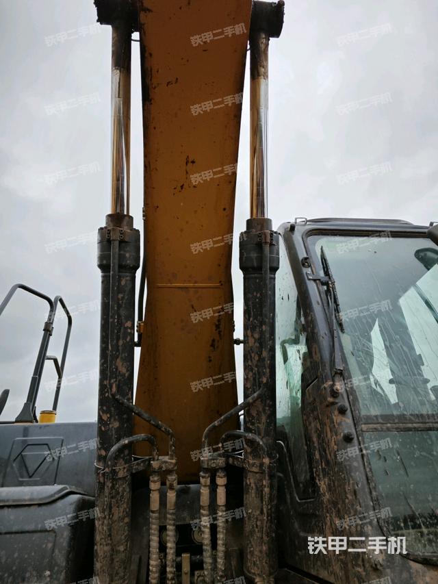 大臂油缸整體?豎拍（工作和回轉(zhuǎn)裝置）