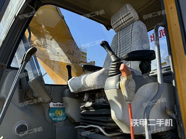 駕駛室整體（整機(jī)外觀）