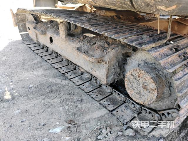 右側(cè)履帶整體?（行走機(jī)構(gòu)）