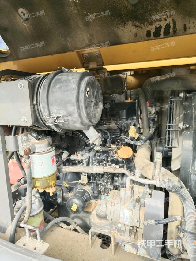 發(fā)動(dòng)機(jī)室（上車部件）