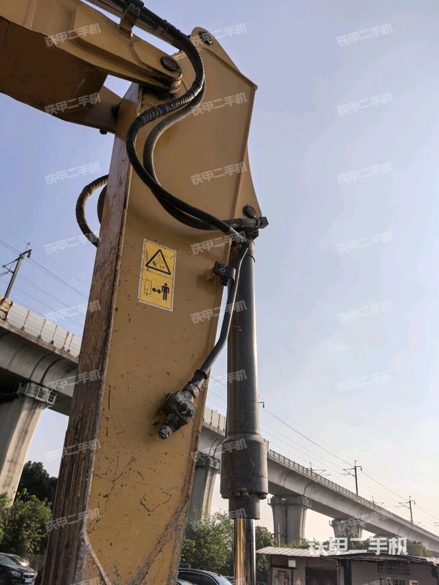 小臂整體左后（工作和回轉(zhuǎn)裝置）