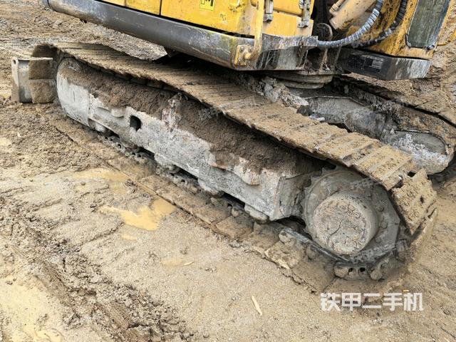 右側(cè)履帶整體?(行走機(jī)構(gòu)) 右側(cè)履帶整體?(行走機(jī)構(gòu))