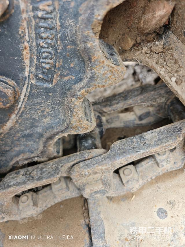 回轉(zhuǎn)馬達(dá)和主控閥(整機(jī)外觀) 回轉(zhuǎn)馬達(dá)和主控閥(整機(jī)外觀)