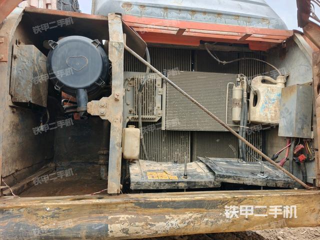 散熱器正面(大件艙室) 散熱器正面(大件艙室)