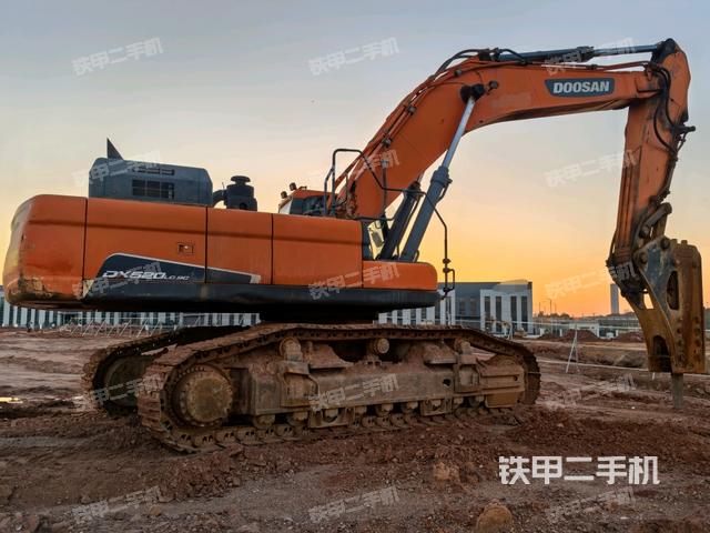 右前45(整機(jī)外觀) 右前45(整機(jī)外觀)