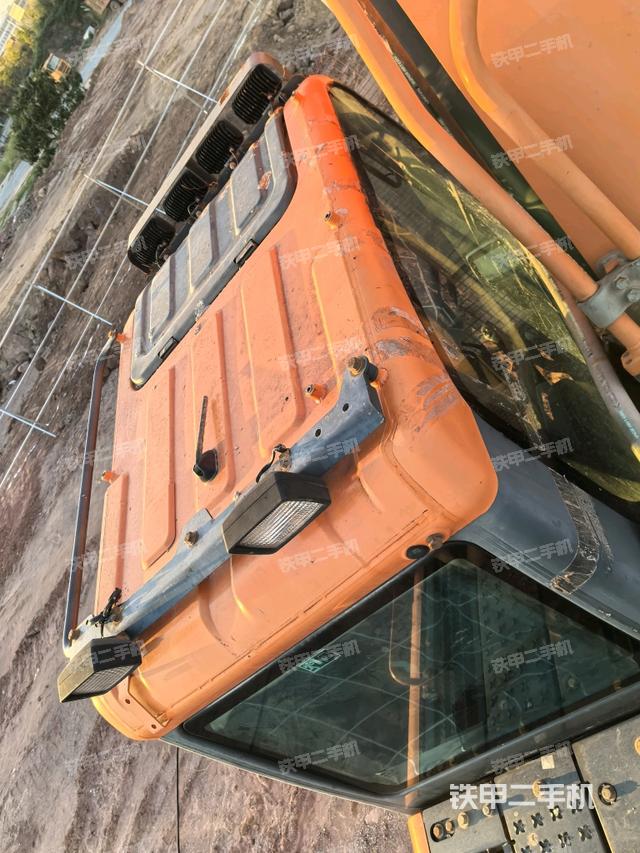 駕駛室頂部俯視(上車部件) 駕駛室頂部俯視(上車部件)