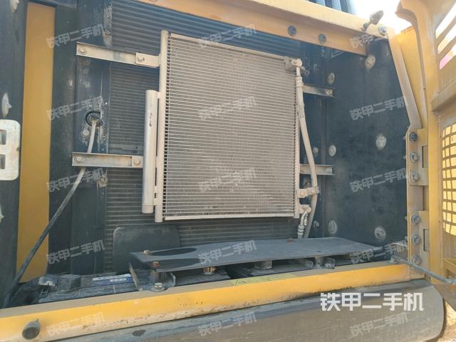 散熱器正面（大件艙室）