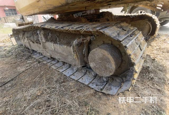 單側(cè)履帶整體(整機外觀) 單側(cè)履帶整體(整機外觀)