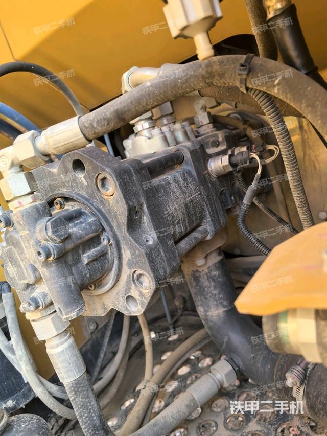 液壓泵斜45?左（大件艙室）