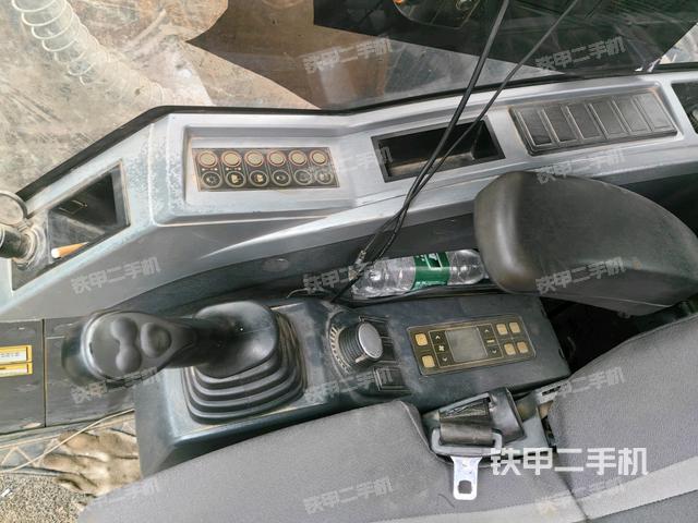 座椅左側(cè)控制臺(tái)/音響/含左手柄（駕駛室部分）