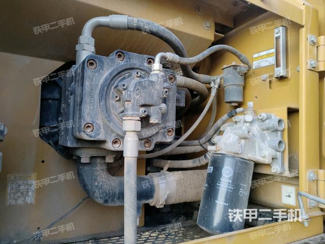 液壓泵斜45?左(大件艙室) 液壓泵斜45?左(大件艙室)