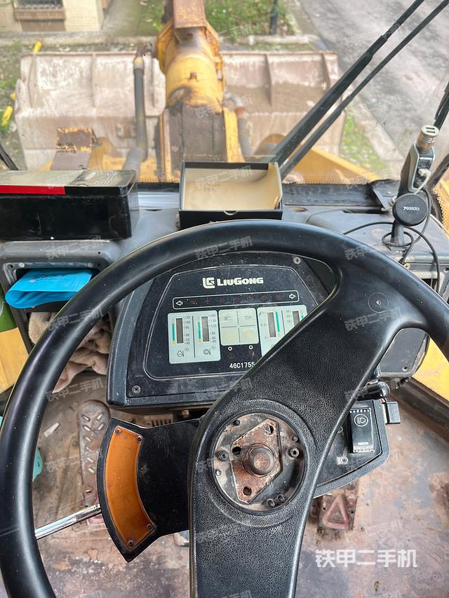 駕駛室工作臺（整機外觀及大件）