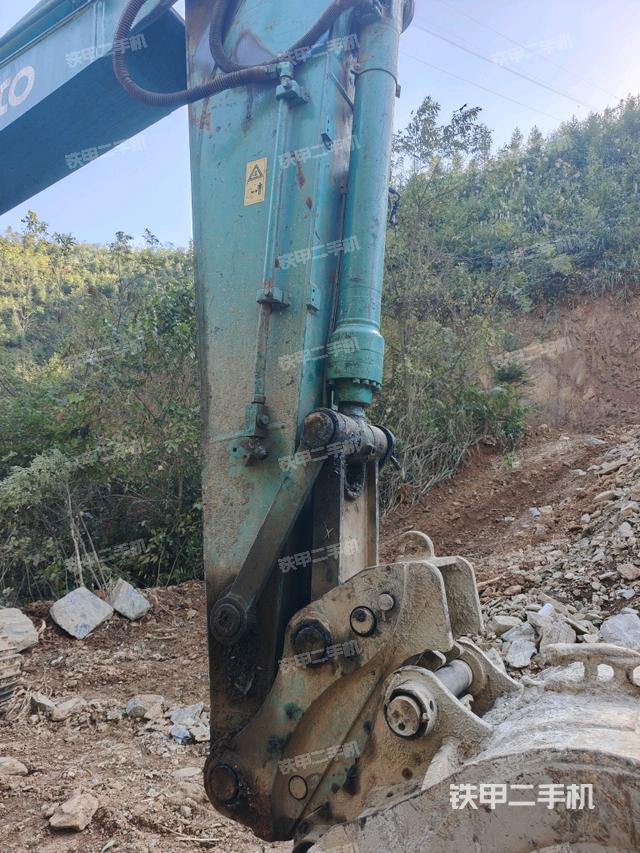 小臂整體左后(工作和回轉裝置) 小臂整體左后(工作和回轉裝置)