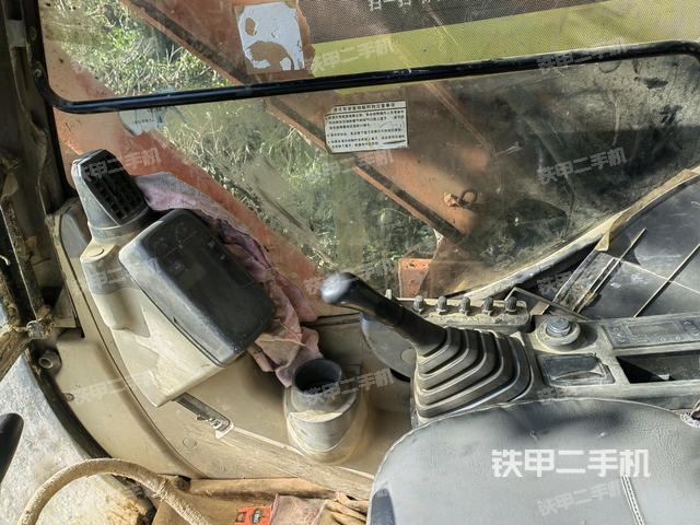 座椅左側(cè)控制臺(tái)/音響/含左手柄（駕駛室部分）