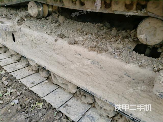 右側(cè)履帶整體(行走機(jī)構(gòu)) 右側(cè)履帶整體(行走機(jī)構(gòu))