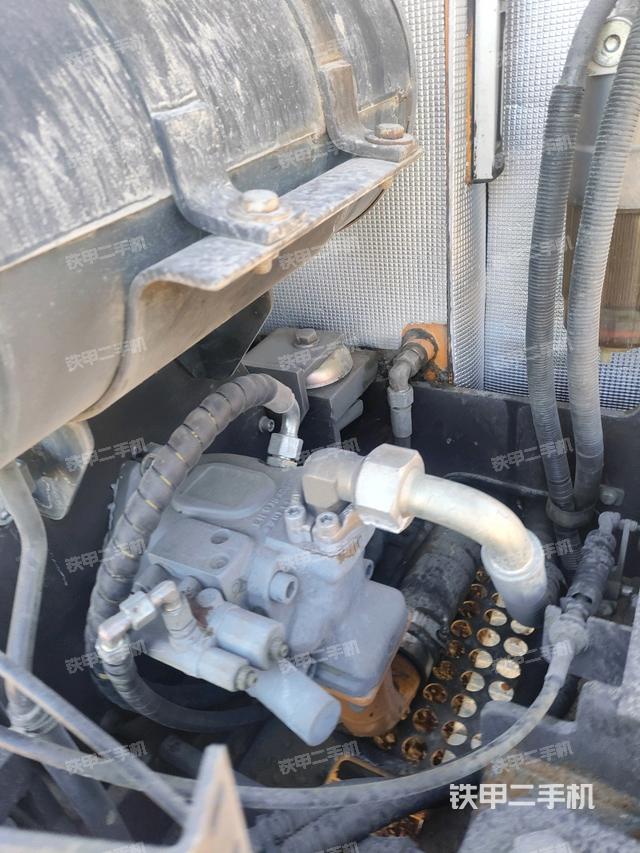 液壓泵艙室正面整體（整機(jī)外觀）