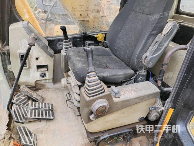 座椅后部（駕駛室部分）