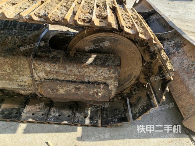 右驅(qū)動(dòng)輪（行走機(jī)構(gòu)）