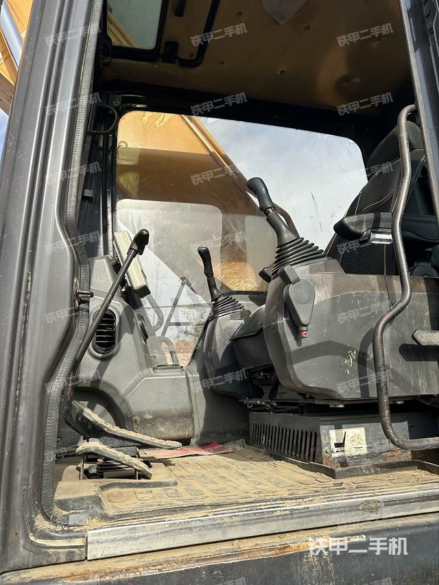 駕駛室整體（整機(jī)外觀）