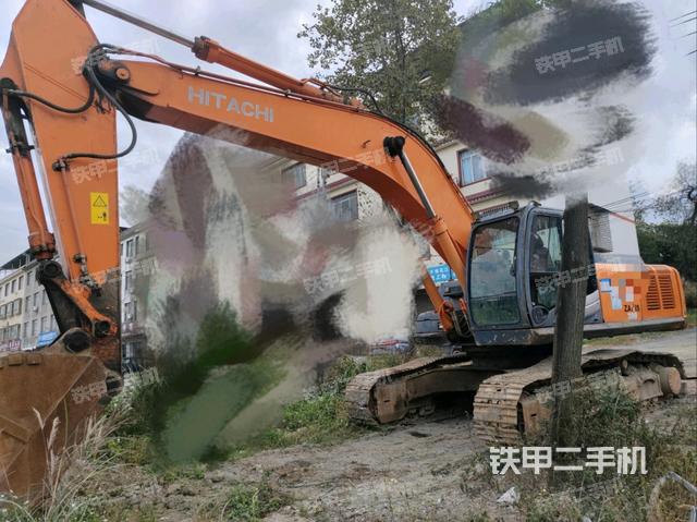 日立ZX330-3挖掘机的设备实拍-第3张实拍照片
