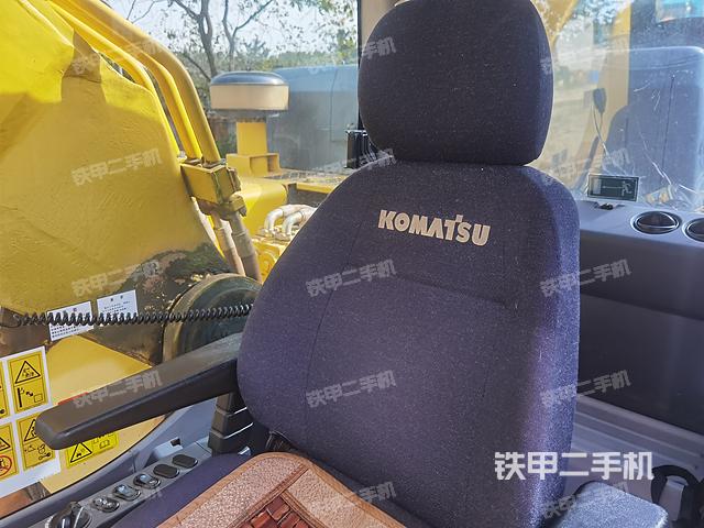 駕駛室整體(整機外觀) 駕駛室整體(整機外觀)
