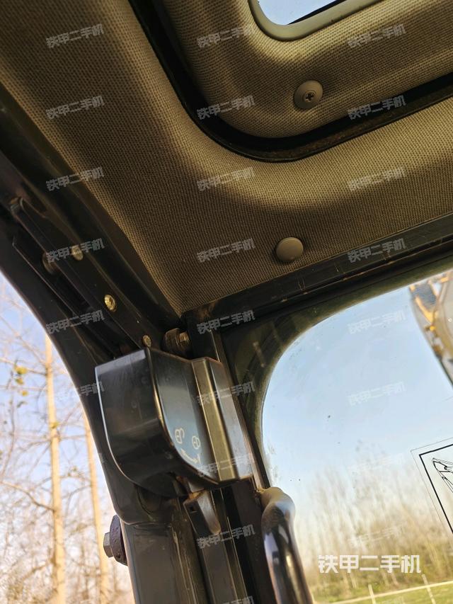 右側(cè)玻璃角標(biāo)(駕駛室部分) 右側(cè)玻璃角標(biāo)(駕駛室部分)