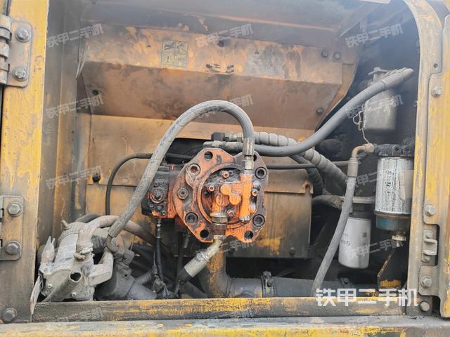 液壓泵斜45?左（大件艙室）