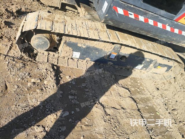 單側(cè)履帶整體（整機(jī)外觀）