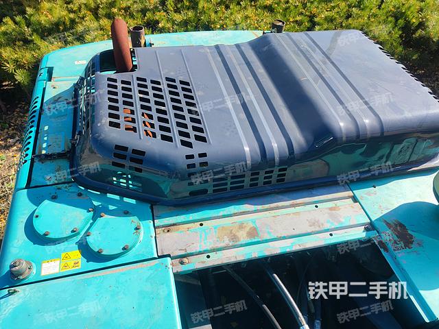 駕駛室頂部(整機外觀) 駕駛室頂部(整機外觀)