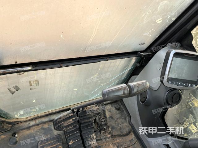 座椅左側(cè)控制臺(tái)/音響/含左手柄(駕駛室部分) 座椅左側(cè)控制臺(tái)/音響/含左手柄(駕駛室部分)