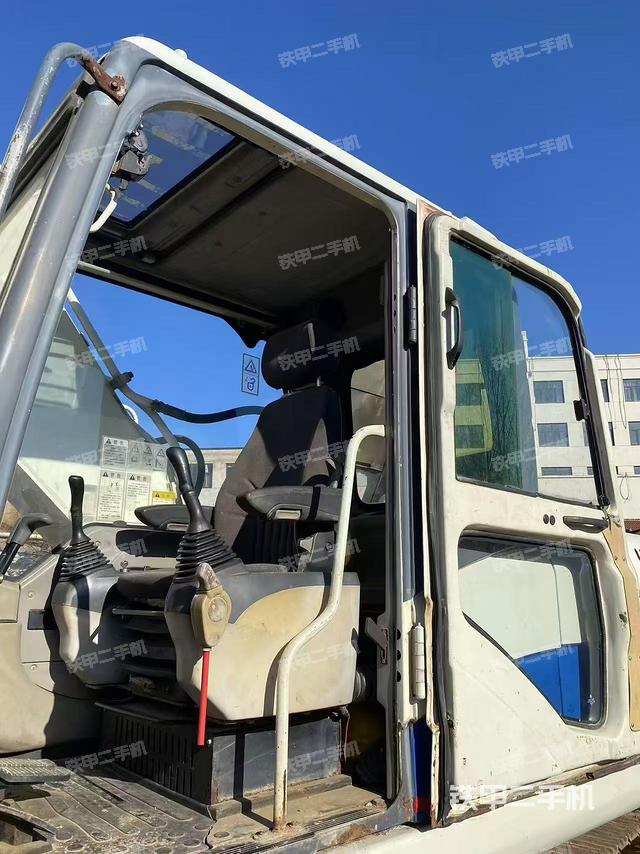 駕駛室整體（整機(jī)外觀）