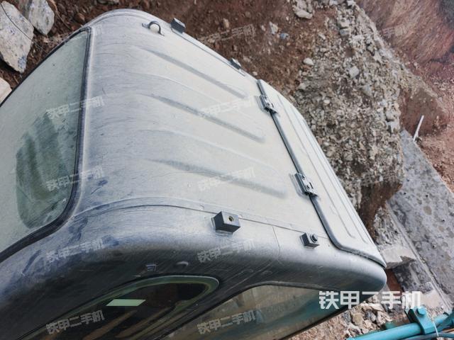 駕駛室頂部俯視(上車部件) 駕駛室頂部俯視(上車部件)
