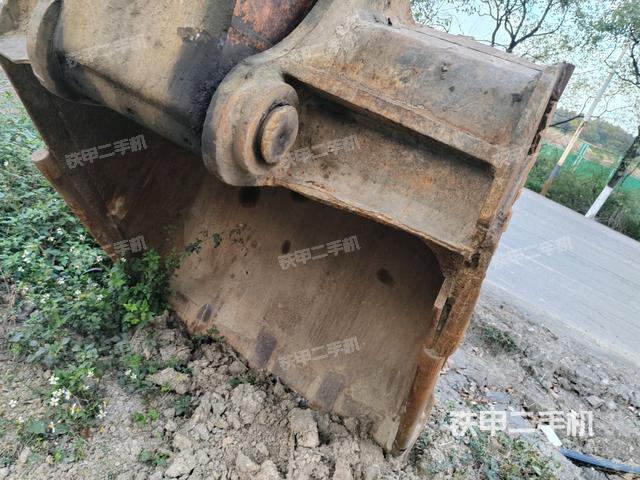 鏟斗右后整體（工作和回轉(zhuǎn)裝置）