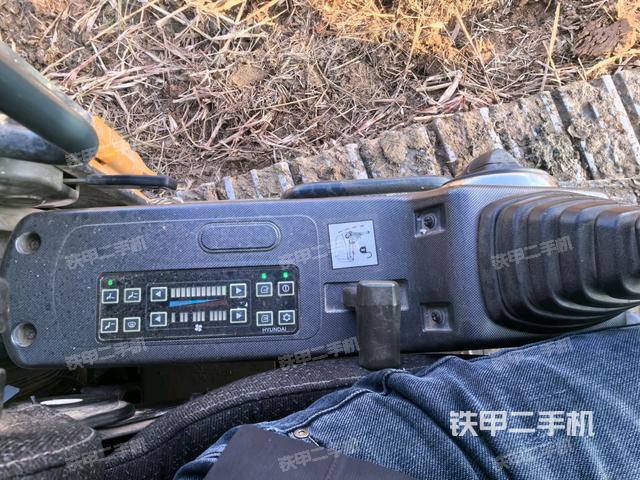 座椅左側控制臺/音響/含左手柄（駕駛室部分）