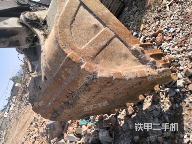 鏟斗45度(工作和回轉(zhuǎn)裝置) 鏟斗45度(工作和回轉(zhuǎn)裝置)